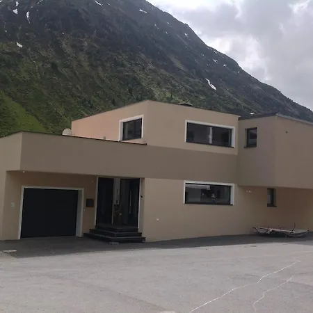 Fabienne - Silvretta Premium Card Betrieb *